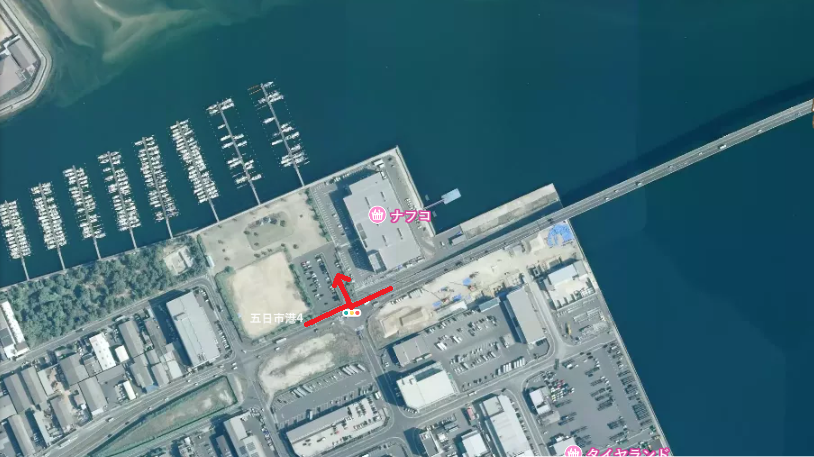 乗船場所への道順。五日市港4の先、ナフコ西広島店の手前で左折すると駐車場があります。